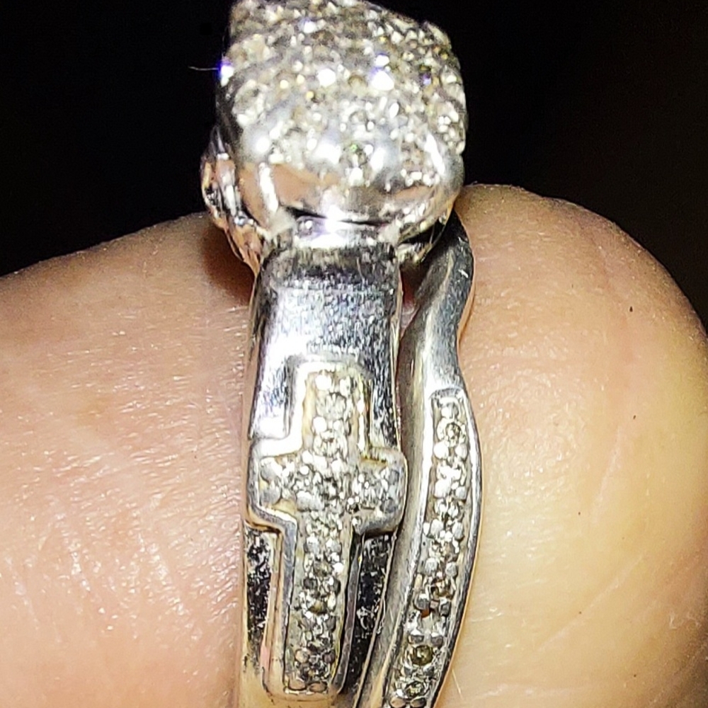 Elegant Silver Diamond Ring